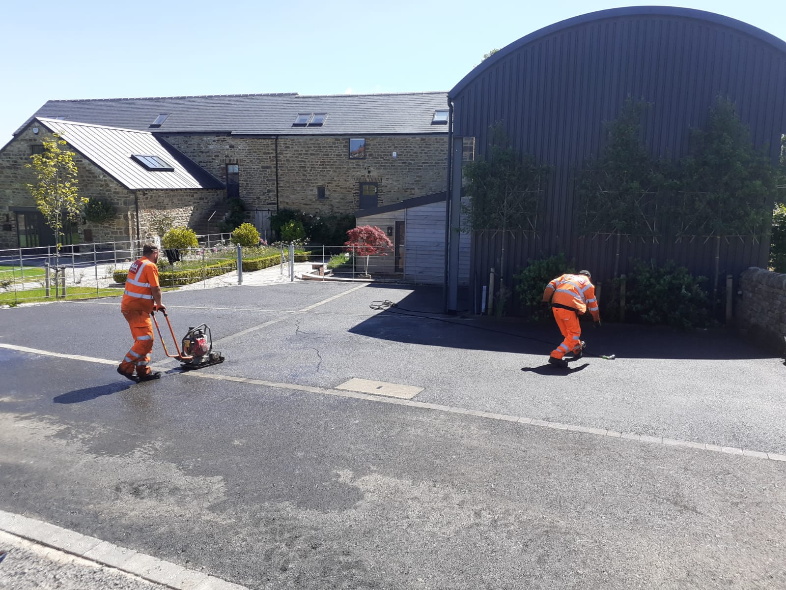 Commercial & Domestic Driveway Resurfacing Commercial & Domestic Driveway Resurfacing